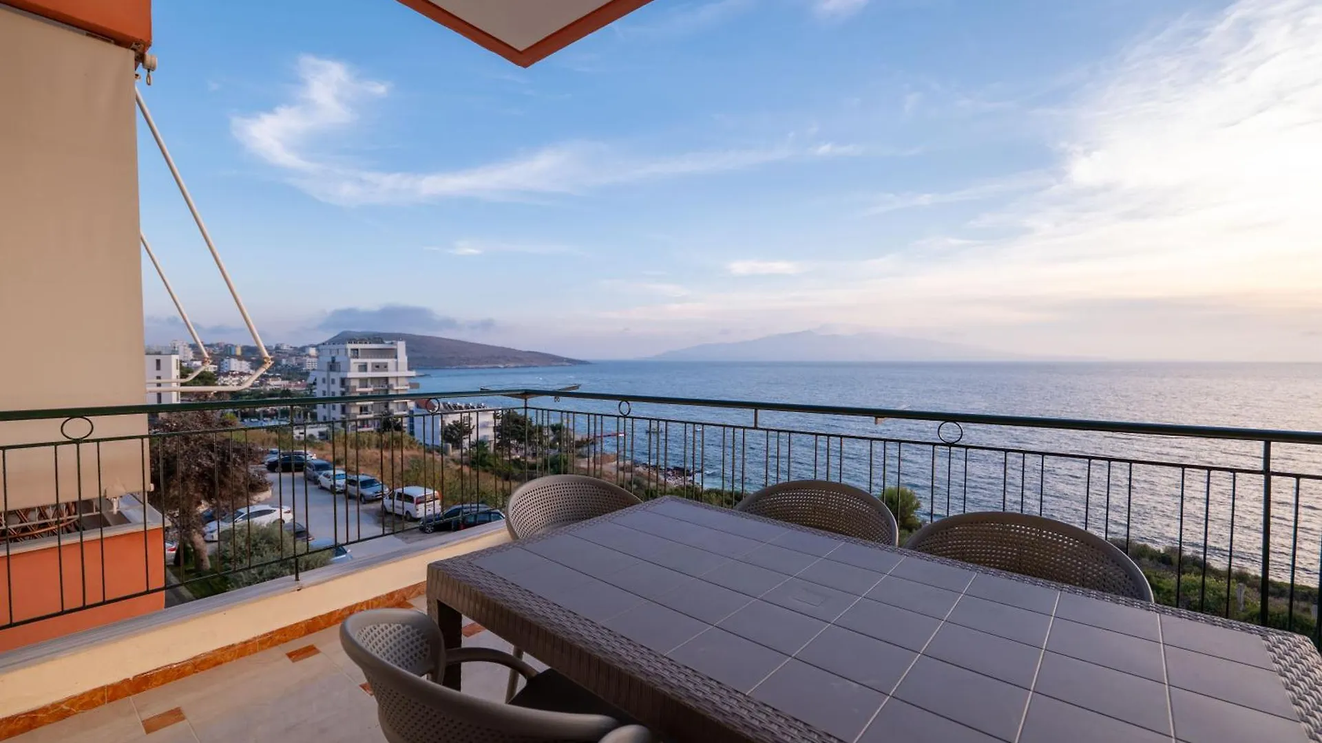 Starlight Apartments 1 Saranda 0*,